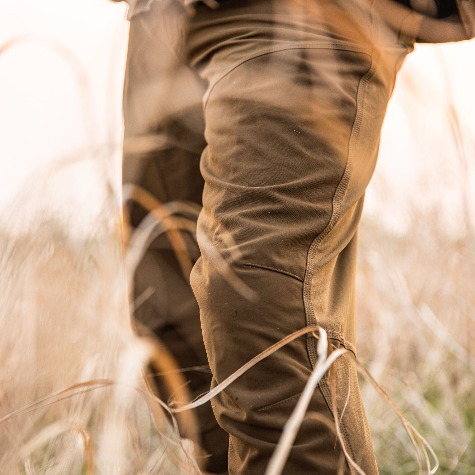 cdn_shop_files_mens-sawbuck-brush-pant_global_dry-earth-knees