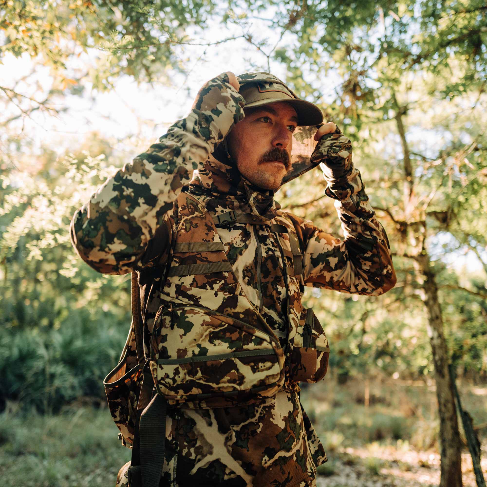 approach-hoody_global_field6.jpg