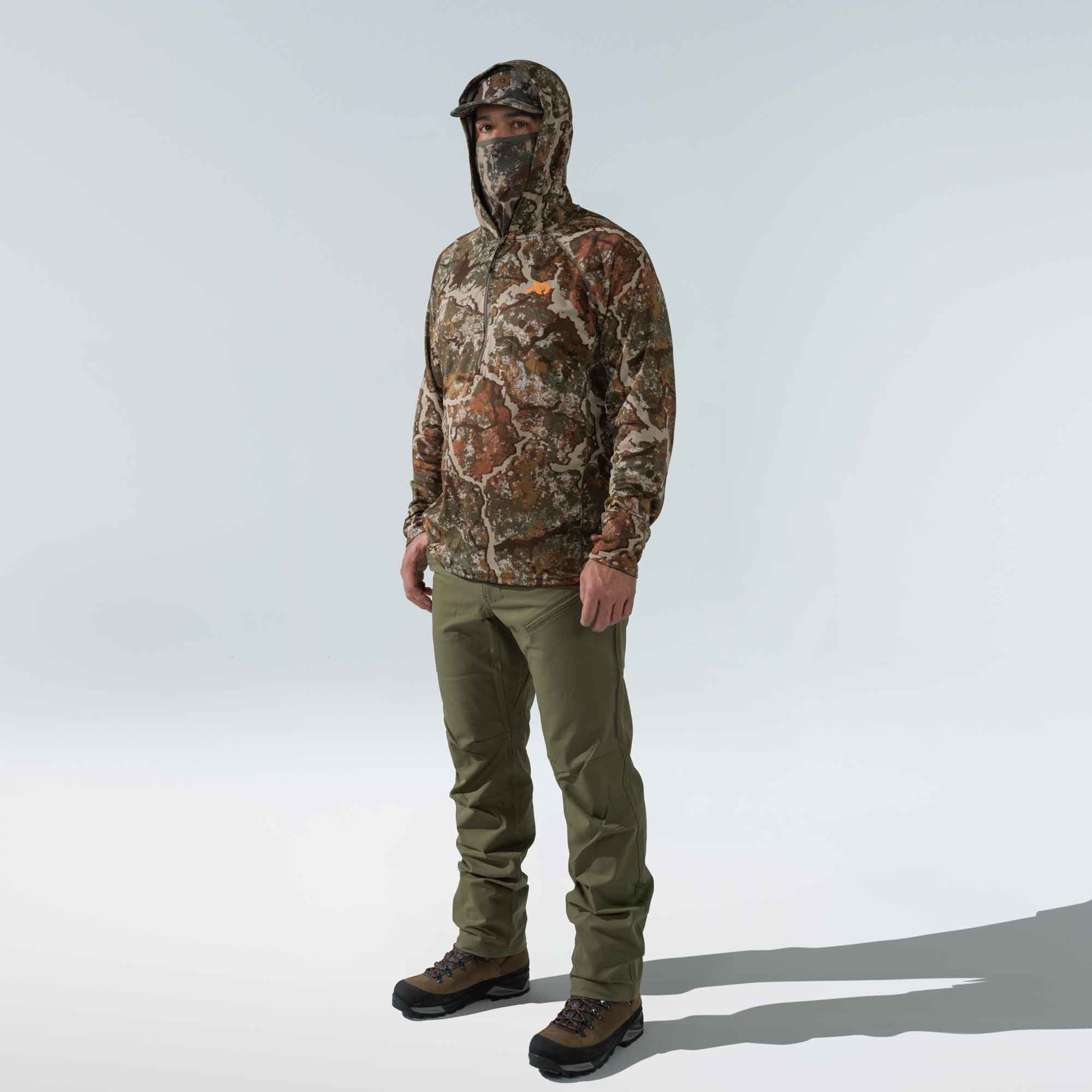 approach-hoody_model_full.jpg