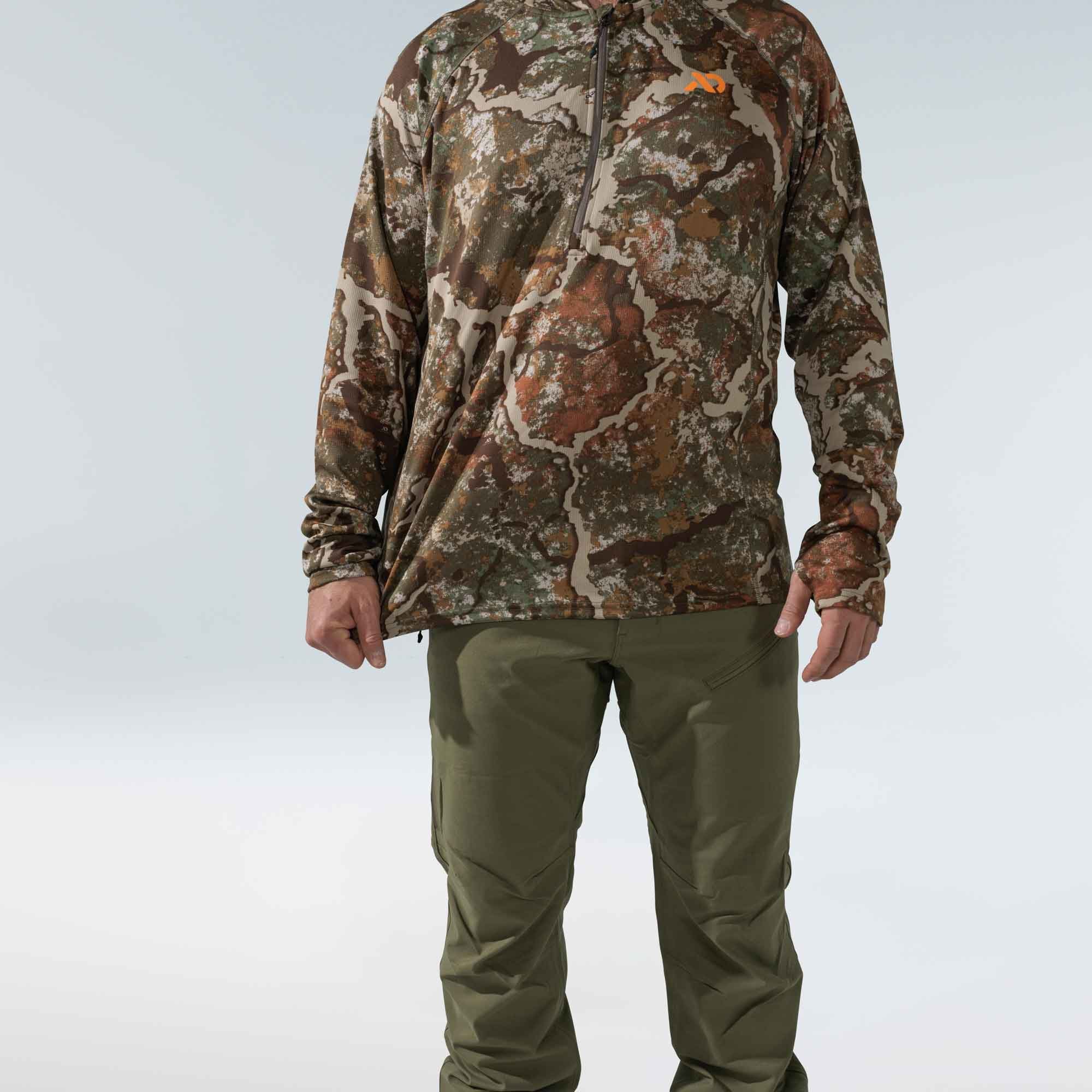 approach-hoody_model_stretch.jpg