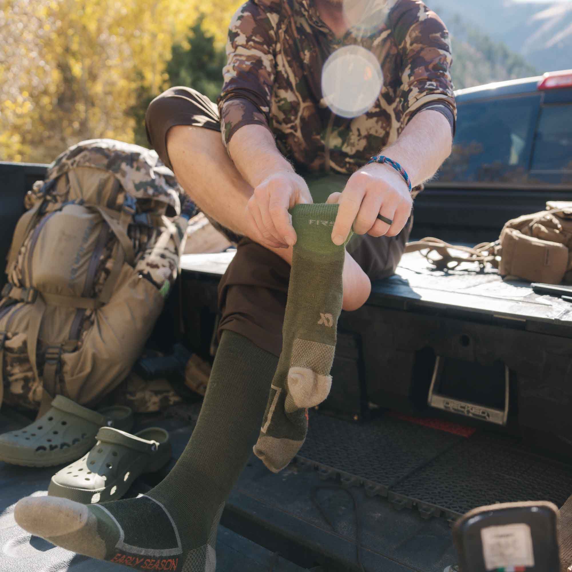 early-season-wool-crew-socks_global_field2.jpg