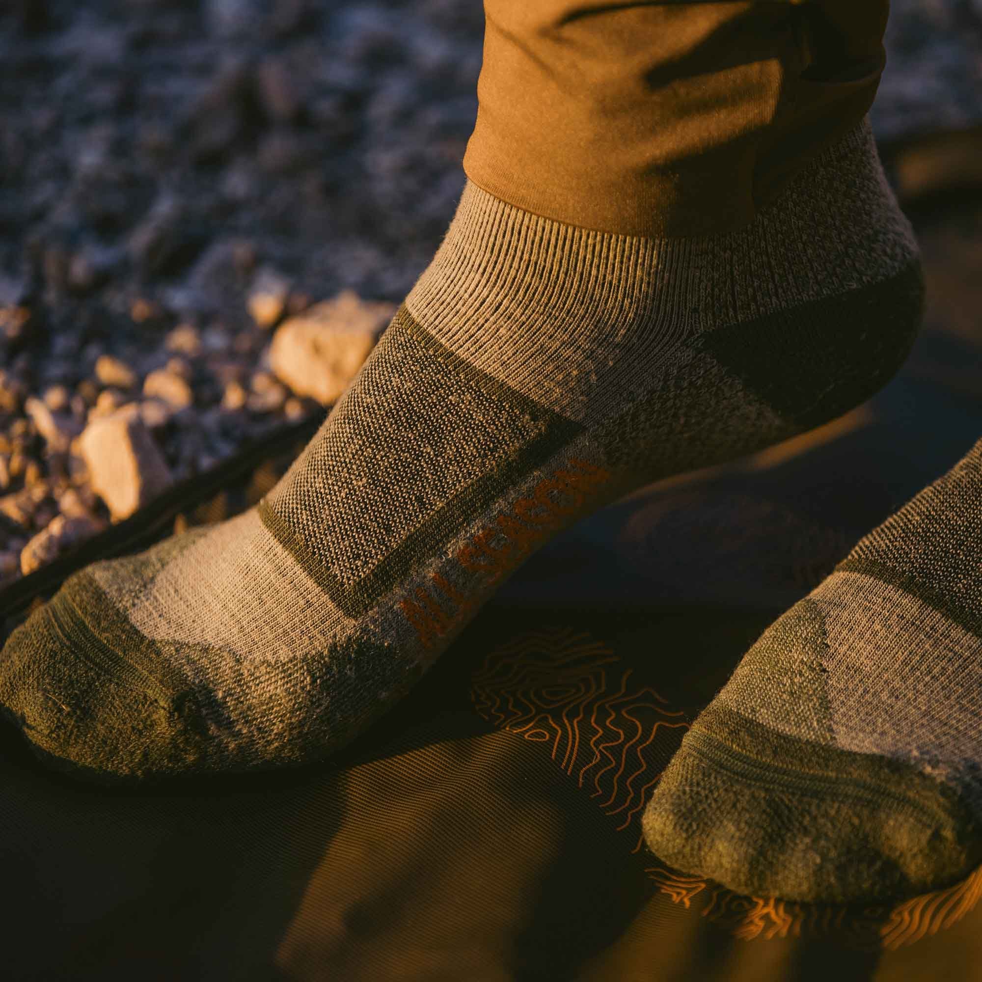 early-season-wool-crew-socks_global_field3.jpg